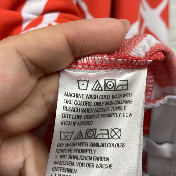 Susan Graver bright orange & white V neck stretchy 1x top - Picture 6 of 8